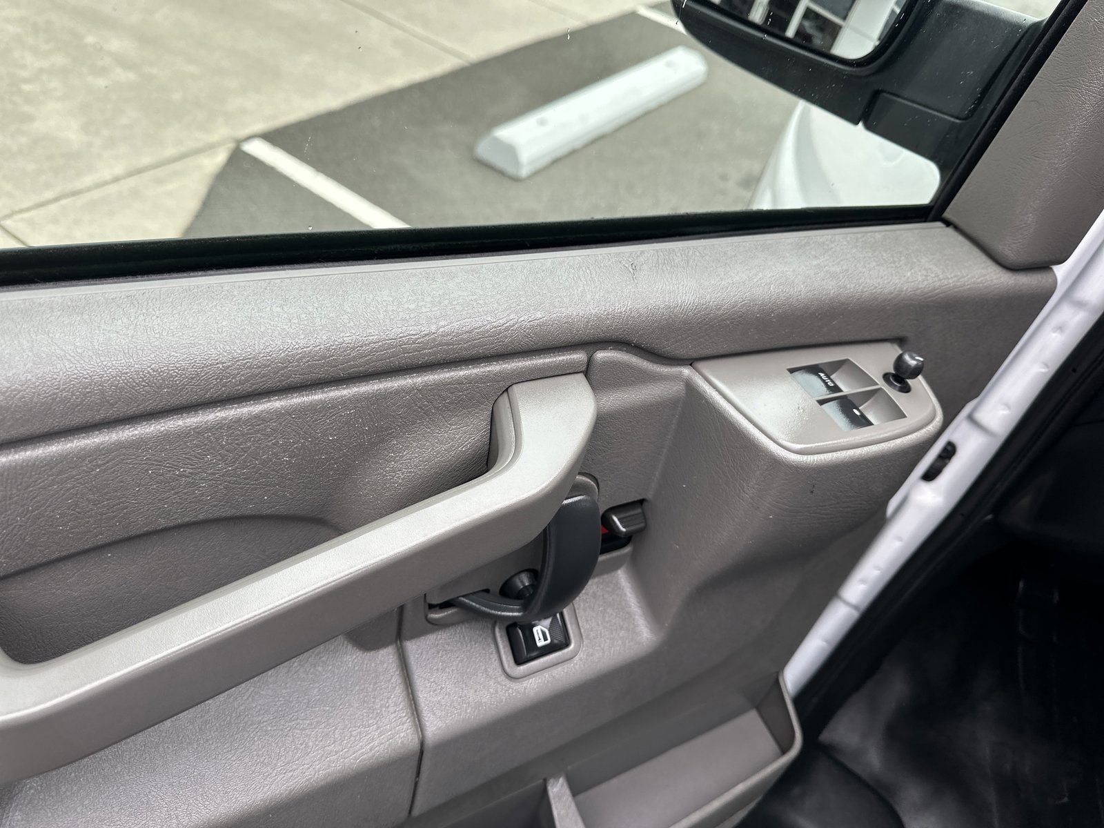 Used 2023 GMC Savana 2500 w/ Driver Convenience Package image 9