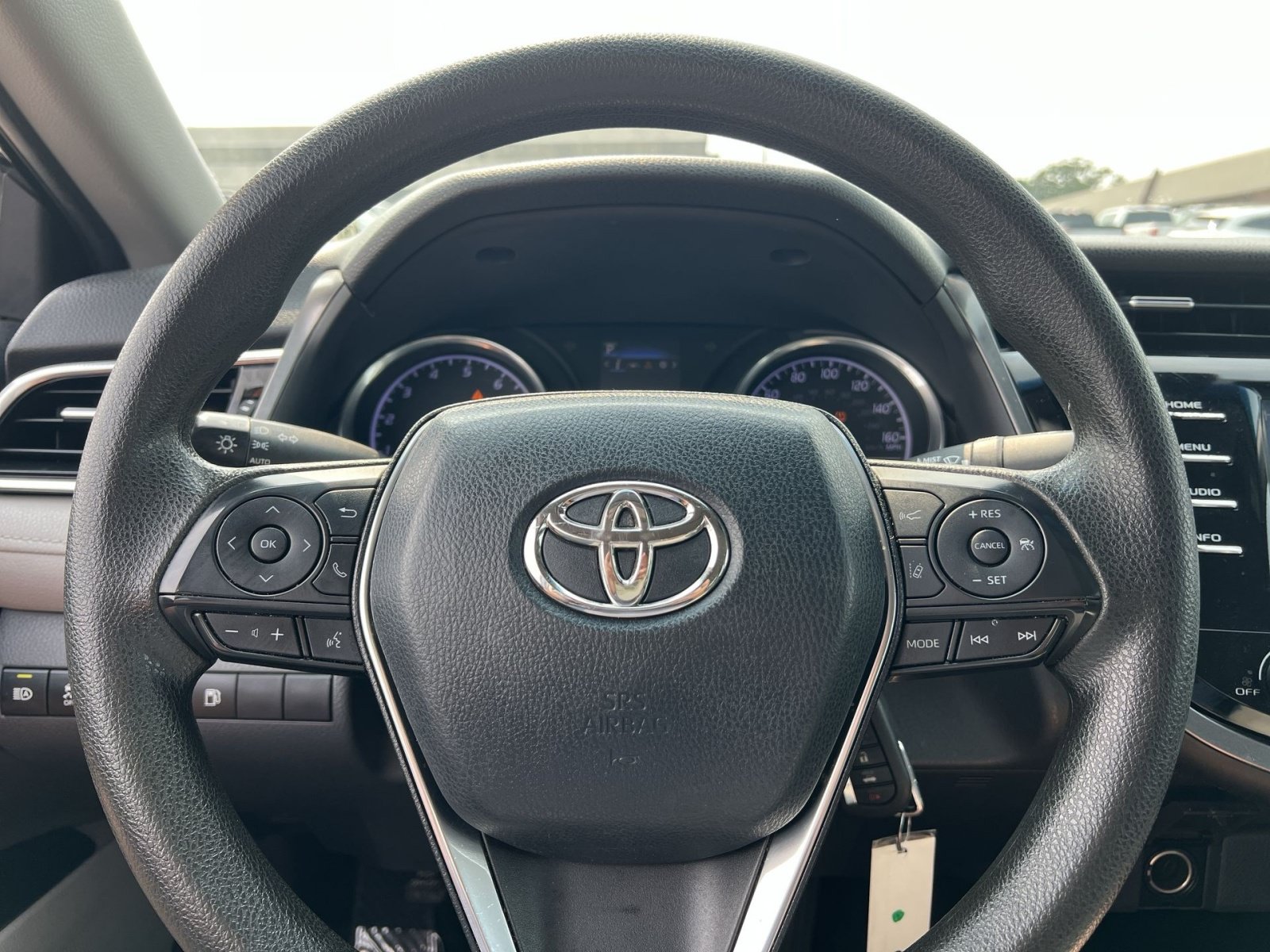 Used 2018 Toyota Camry FWD image 15