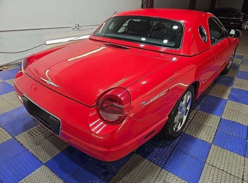 Used 2002 Ford Thunderbird Deluxe image 2