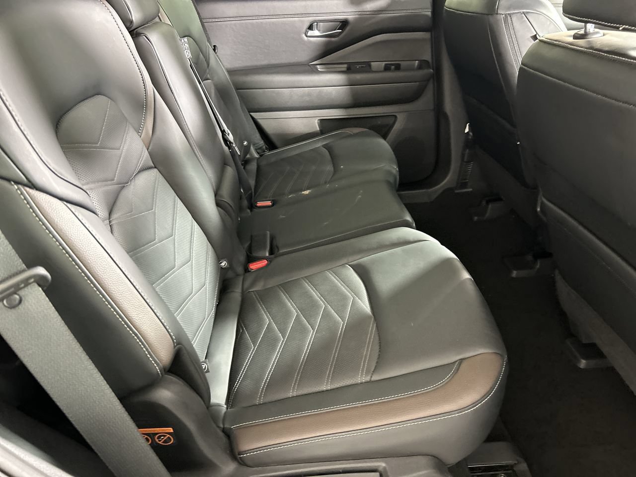 Used 2023 Nissan Pathfinder Platinum w/ Cargo Package AWD/4WD image 25