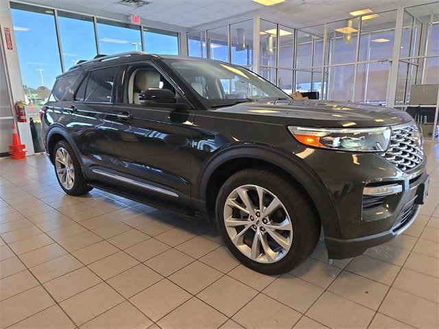 Used 2022 Ford Explorer Platinum w/ Equipment Group 601A image 2