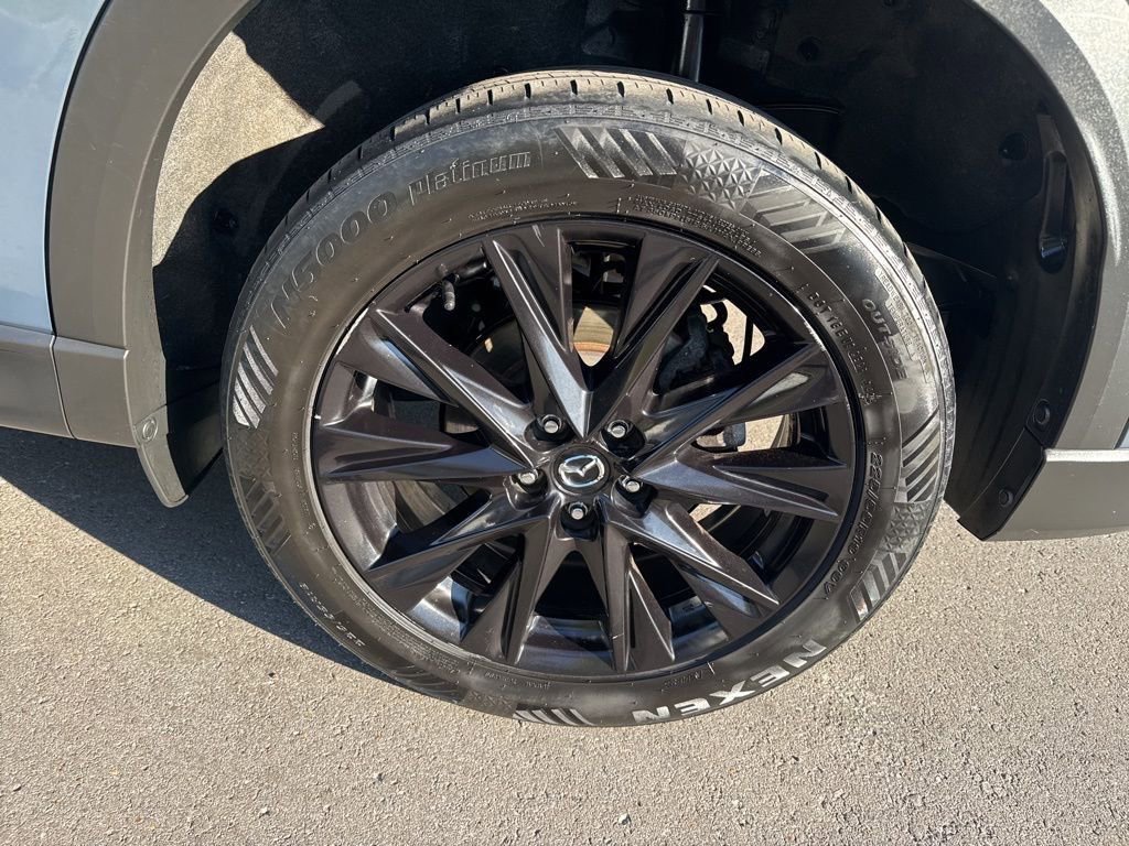 Used 2022 MAZDA CX-5 Carbon Edition image 29