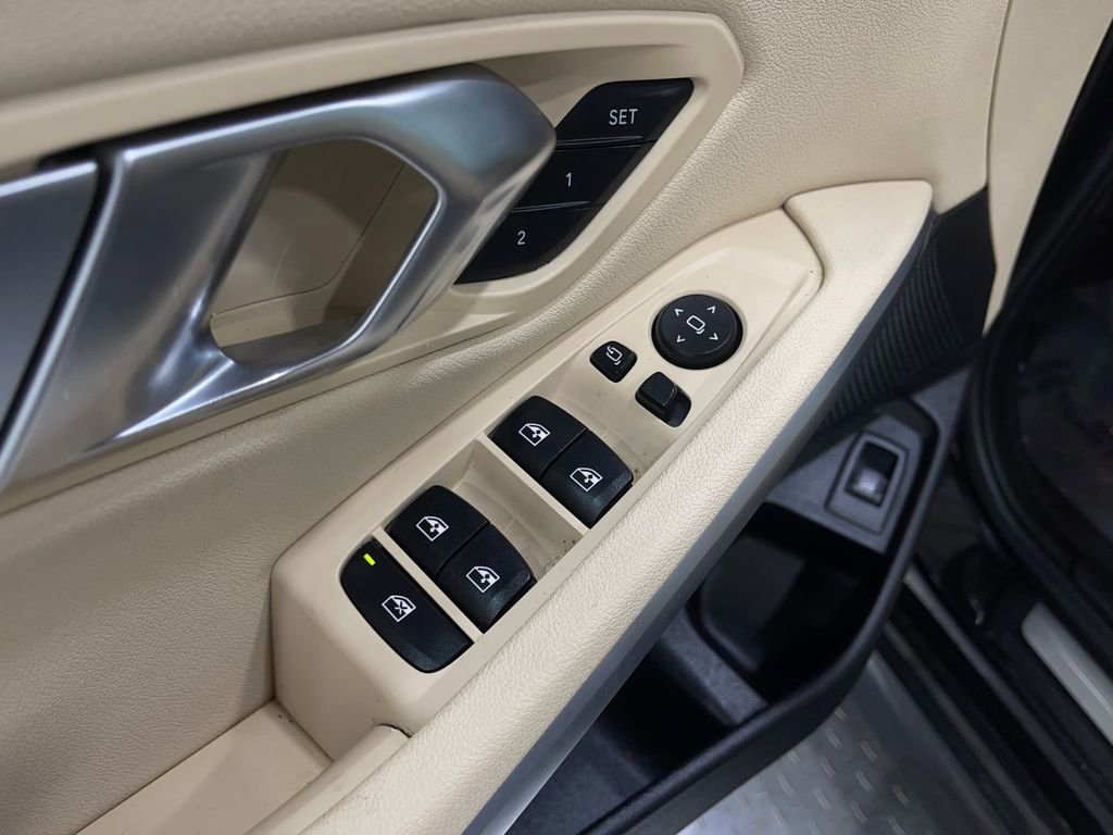 Used 2020 BMW 330i Sedan w/ Convenience Package image 15