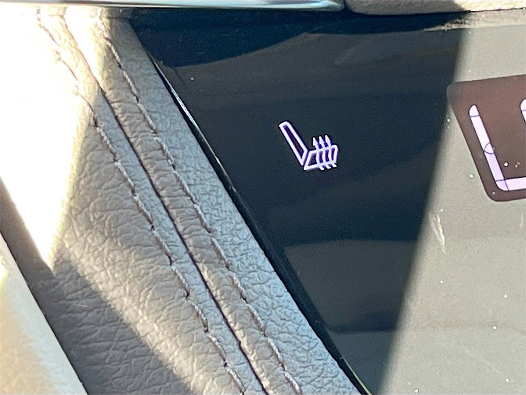 Used 2020 Cadillac XT5 Premium Luxury w/ LPO, Floor Liner Package image 20