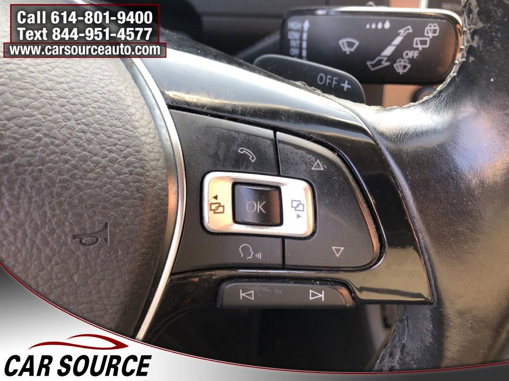 Used 2016 Volkswagen Golf S image 12