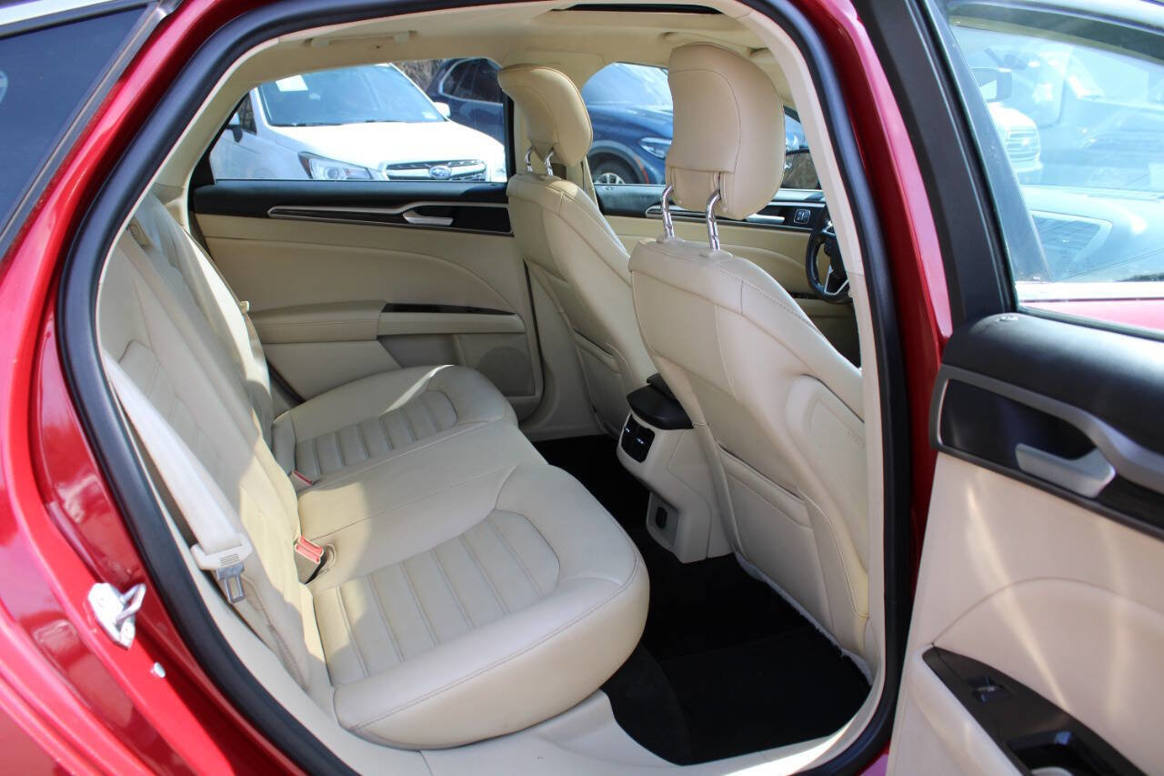 Used 2014 Ford Fusion SE w/ Equipment Group 202A image 28
