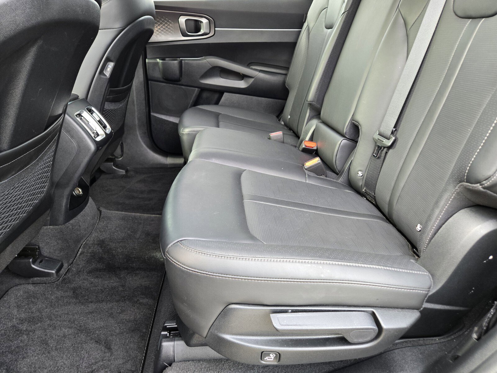 Certified 2025 Kia Sorento S image 12