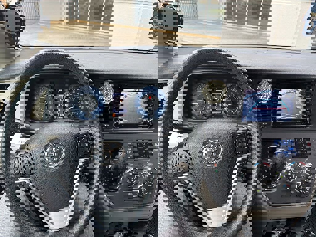 Used 2020 Toyota Sienna LE FWD image 7