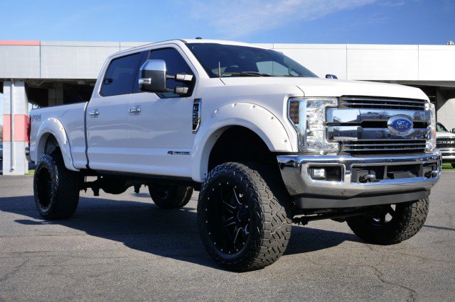 Used 2018 Ford F250 Lariat w/ Lariat Ultimate Package image 4
