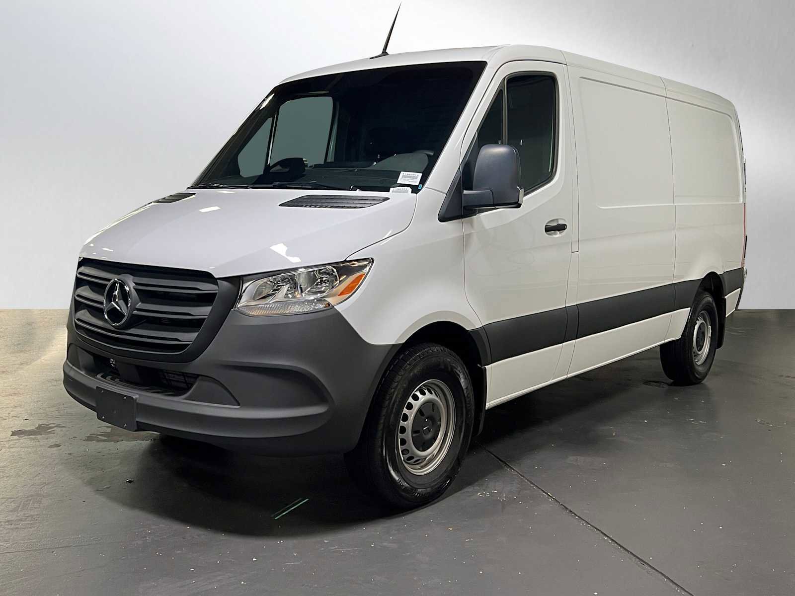 Used 2025 Mercedes-Benz Sprinter 2500 image 7