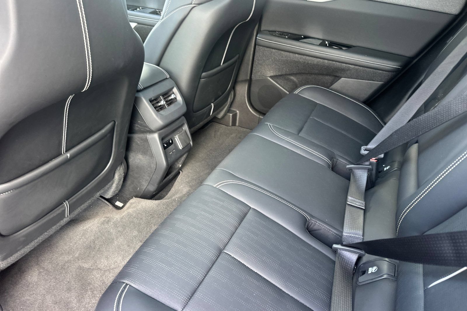 Certified 2025 Cadillac Optiq Sport 2 AWD/4WD image 14