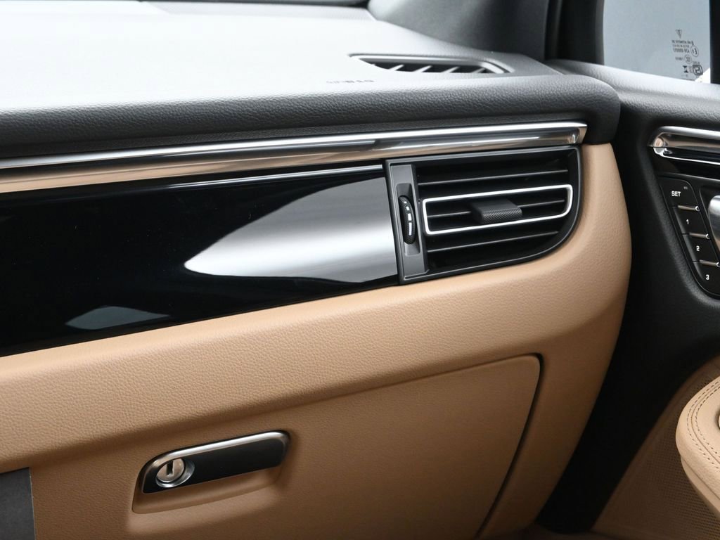 New 2026 Porsche Macan S image 22