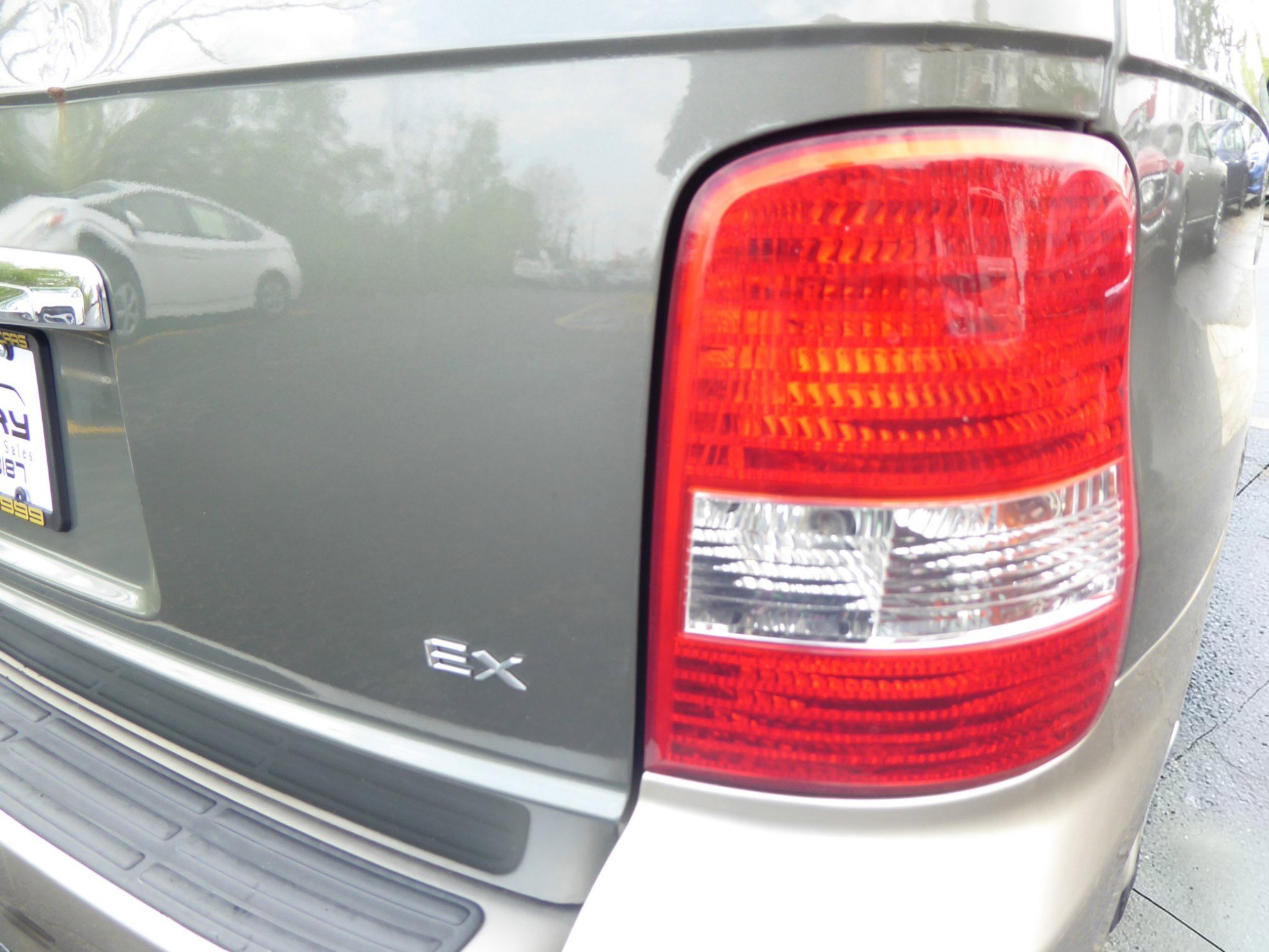 Used 2004 Kia Sedona LX image 21