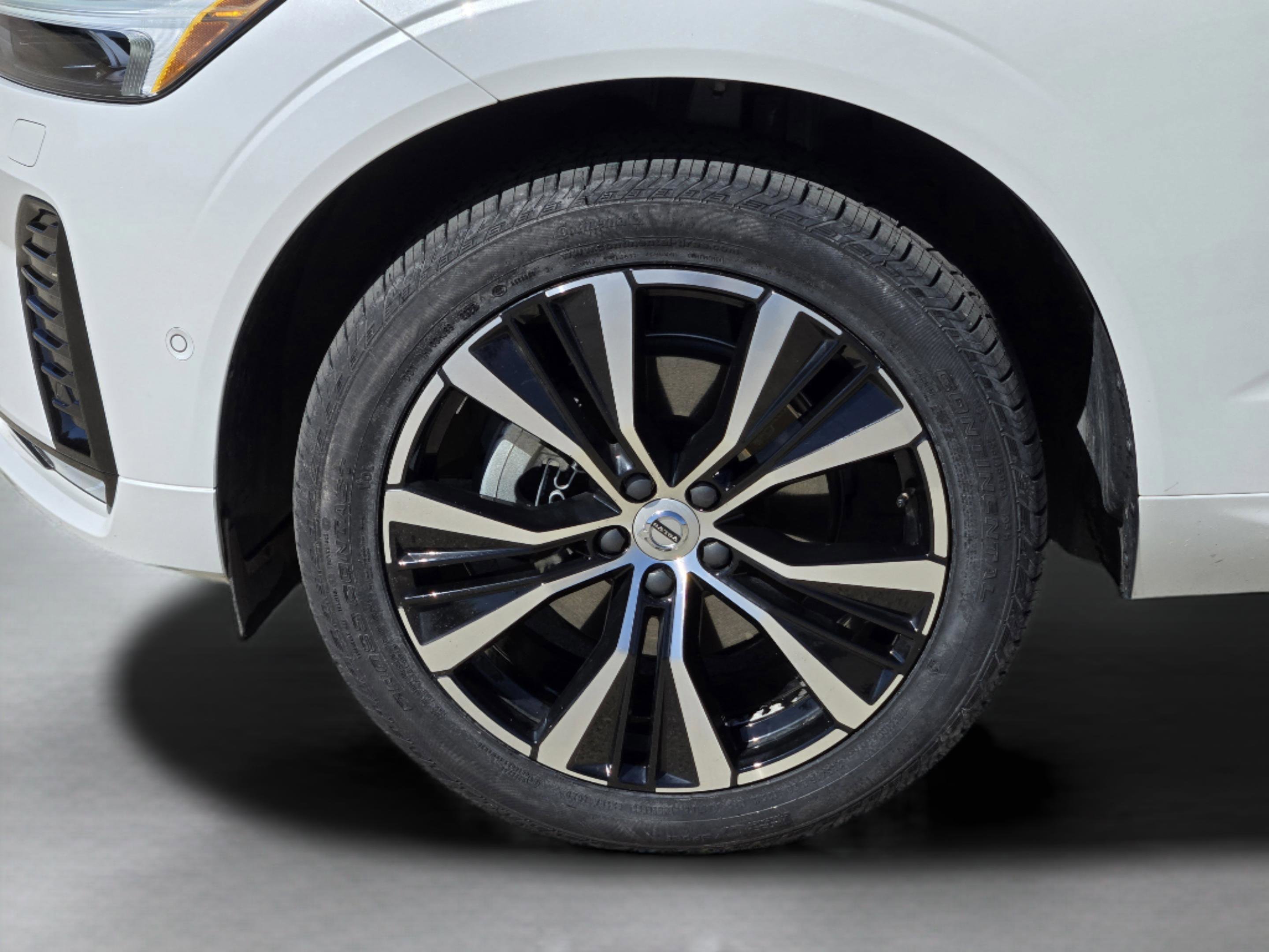 Used 2024 Volvo XC60 B5 Plus w/ Protection Package Premier image 16