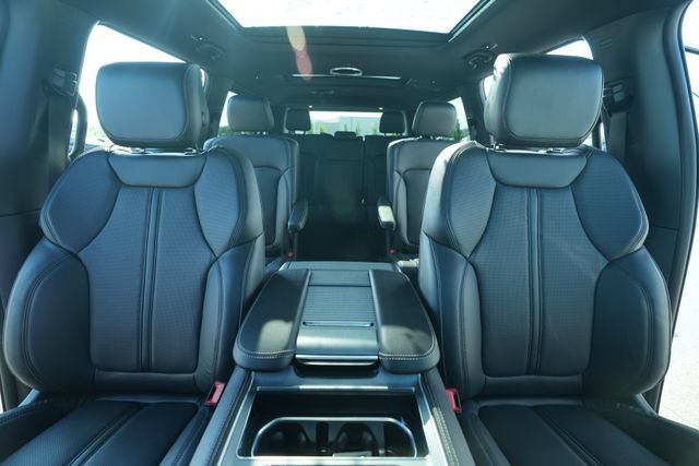 New 2026 Jeep Grand Wagoneer L Limited AWD/4WD image 43