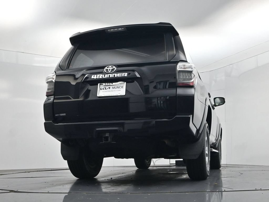 Used 2016 Toyota 4Runner SR5 AWD/4WD image 44