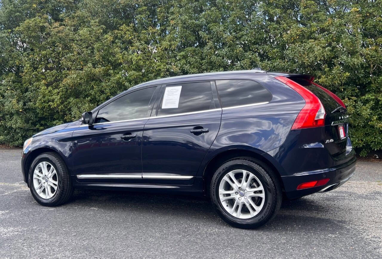 Used 2016 Volvo XC60 T5 Premier w/ Proximity Package FWD image 5