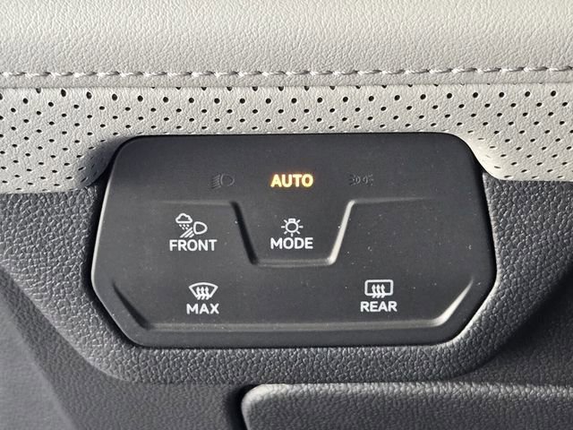 Certified 2025 Volkswagen Atlas Peak Edition SE image 30