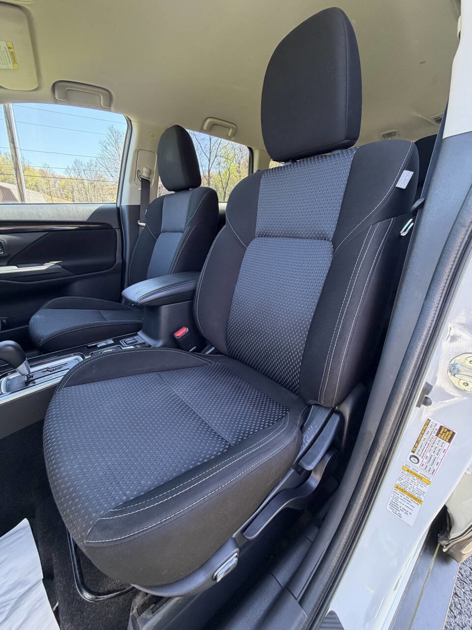 Used 2020 Mitsubishi Outlander ES AWD/4WD image 24