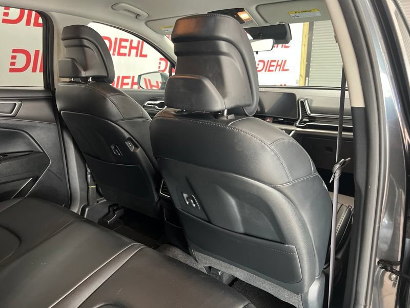 Used 2023 Kia Sportage EX AWD/4WD image 11
