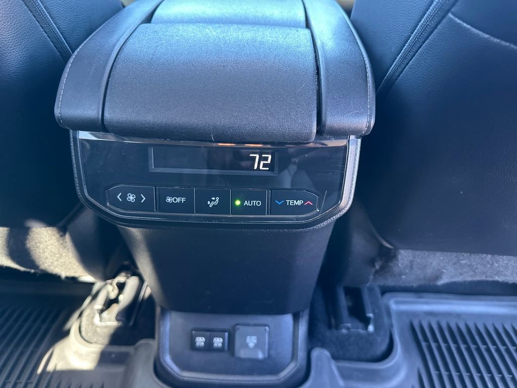 Used 2021 Toyota Highlander Limited image 38