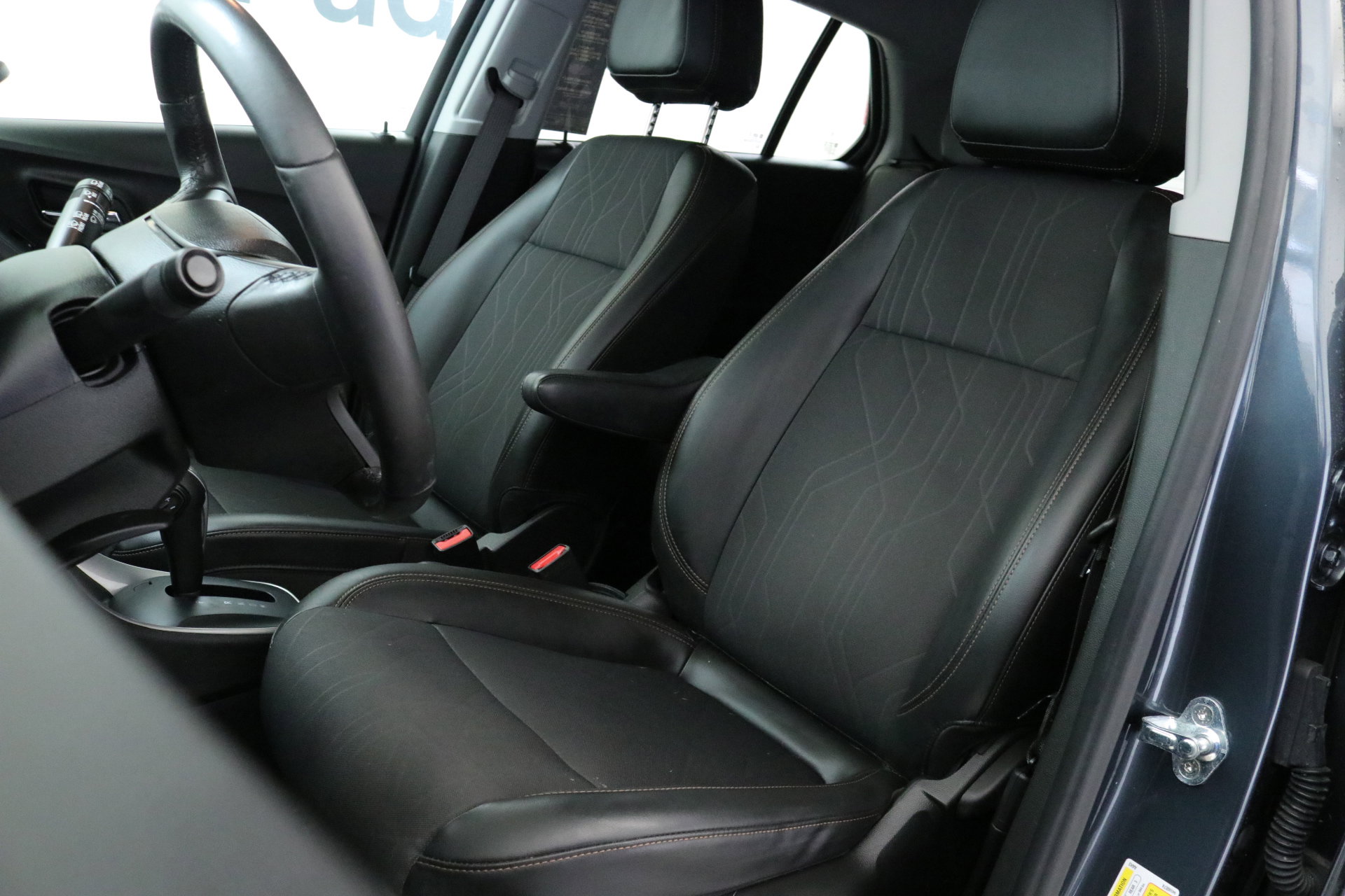 Certified 2022 Chevrolet Trax LT w/ LT Convenience Package image 25