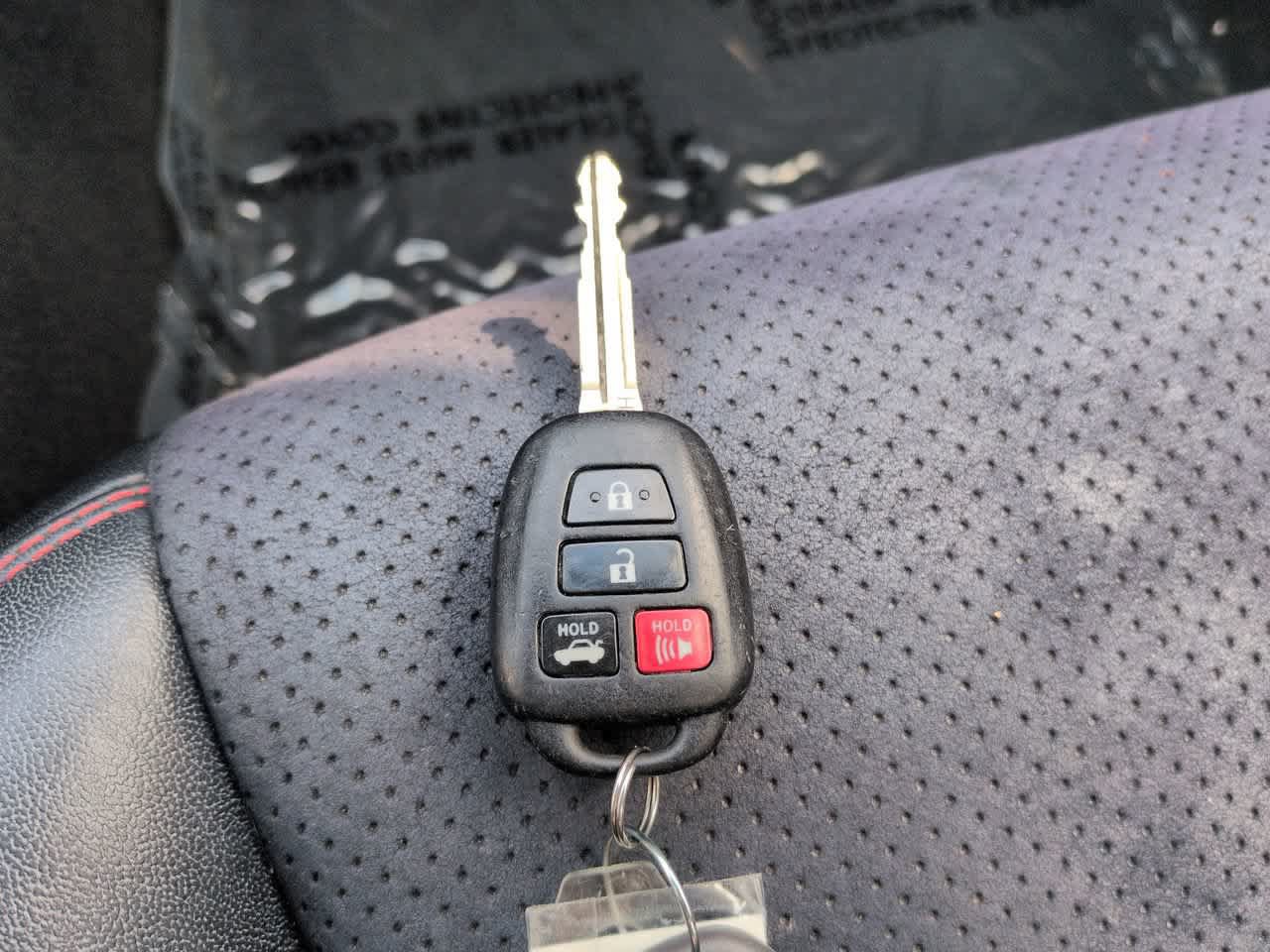 Used 2015 Toyota Camry XSE FWD image 26