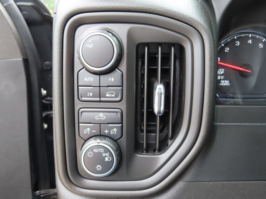 Certified 2022 Chevrolet Silverado 1500 Custom AWD/4WD image 8
