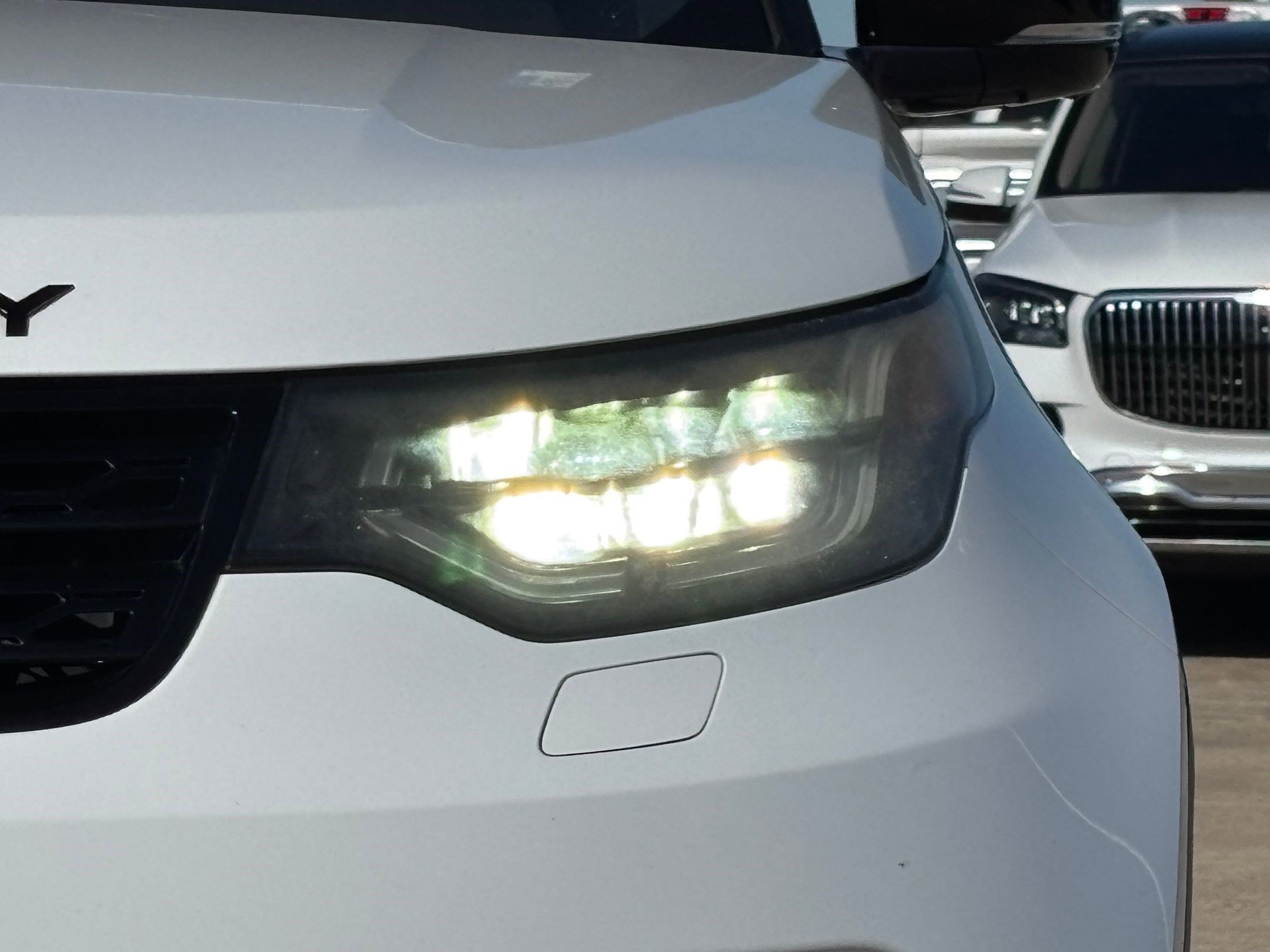 Used 2017 Land Rover Discovery HSE image 10