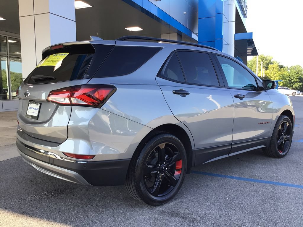 Used 2023 Chevrolet Equinox Premier w/ Redline Edition FWD image 6