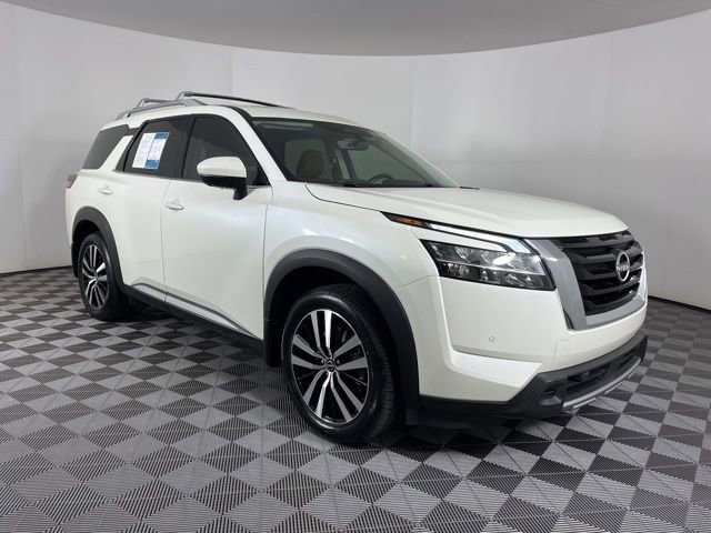 Used 2023 Nissan Pathfinder Platinum w/ Cargo Package image 2