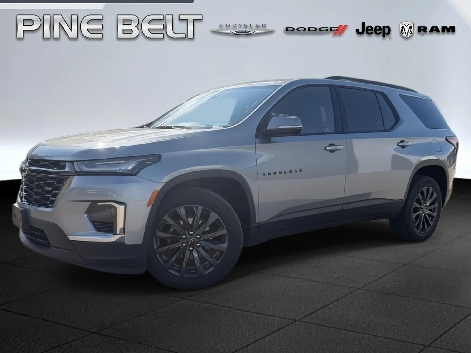 Used 2023 Chevrolet Traverse RS