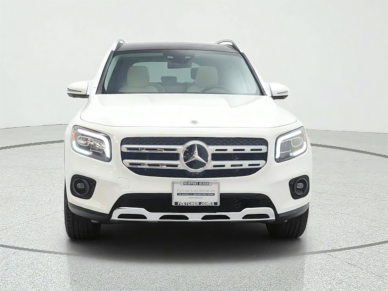 Used 2023 Mercedes-Benz GLB 250 image 2