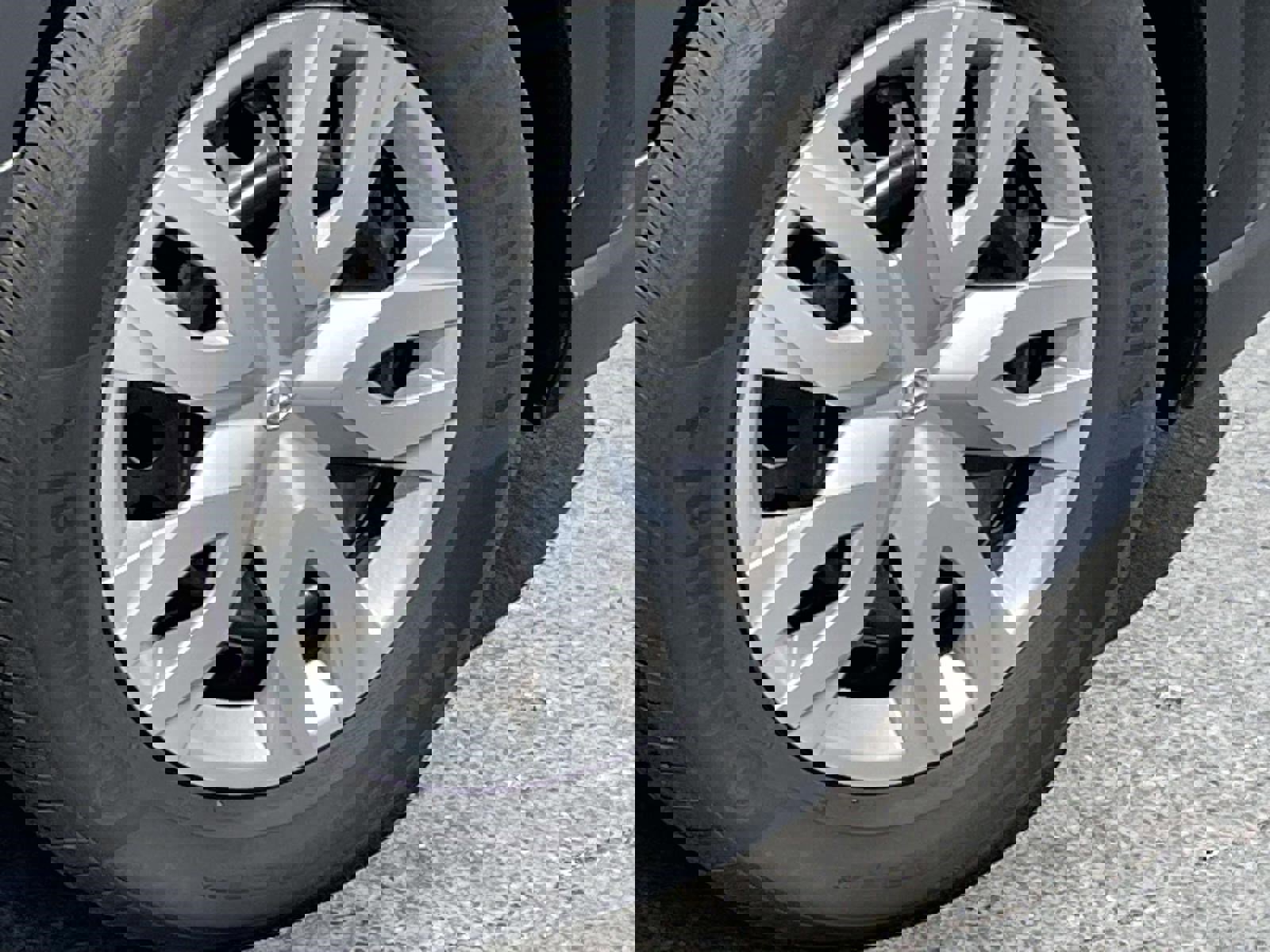 Used 2023 Toyota Corolla Cross L image 21