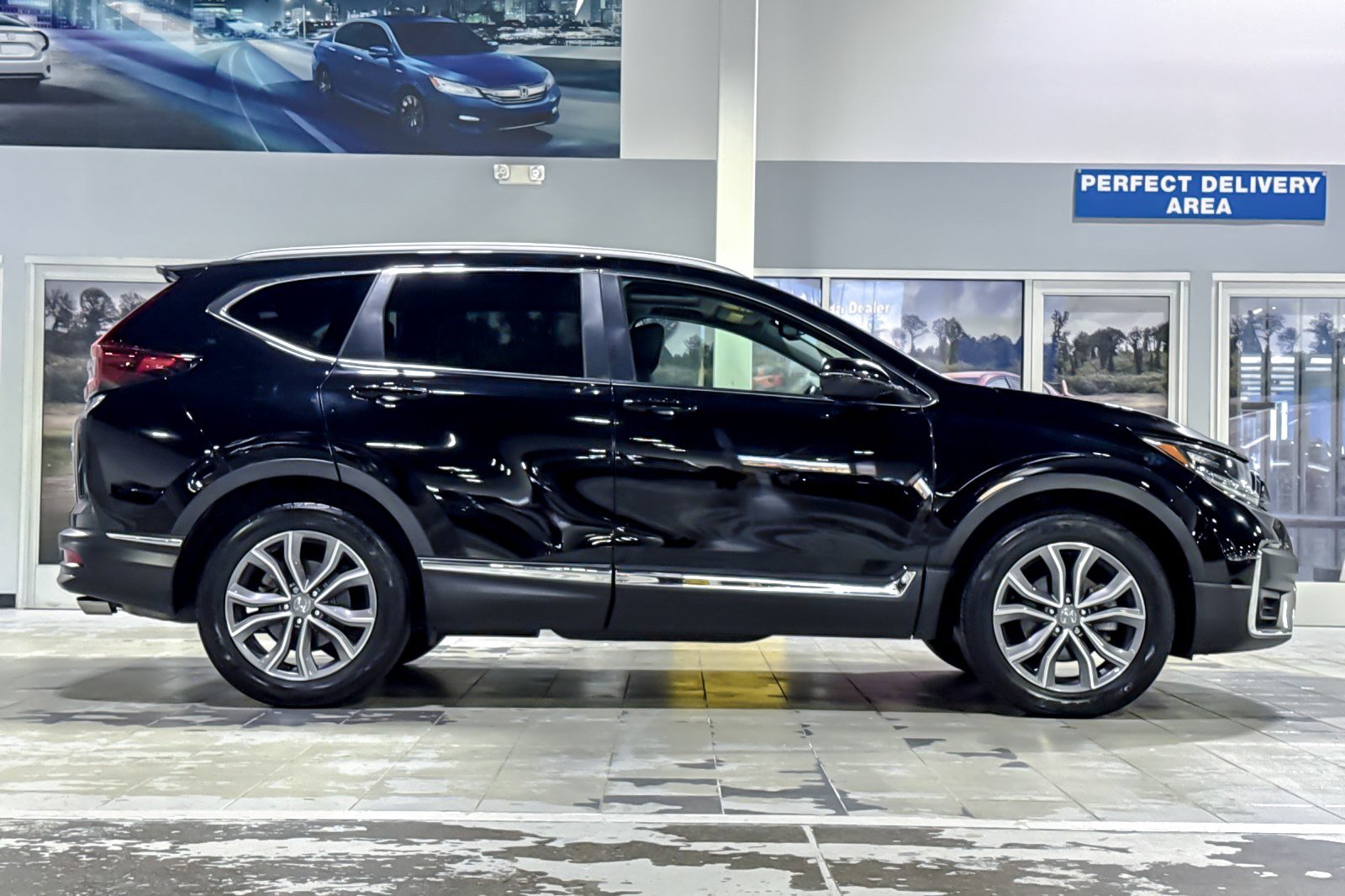 Used 2022 Honda CR-V Touring image 7