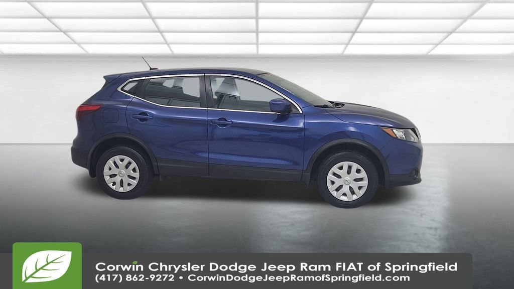 Used 2019 Nissan Rogue Sport S image 17