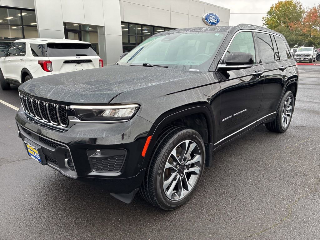 Used 2022 Jeep Grand Cherokee Overland w/ MOPAR Finishing Package AWD/4WD image 3