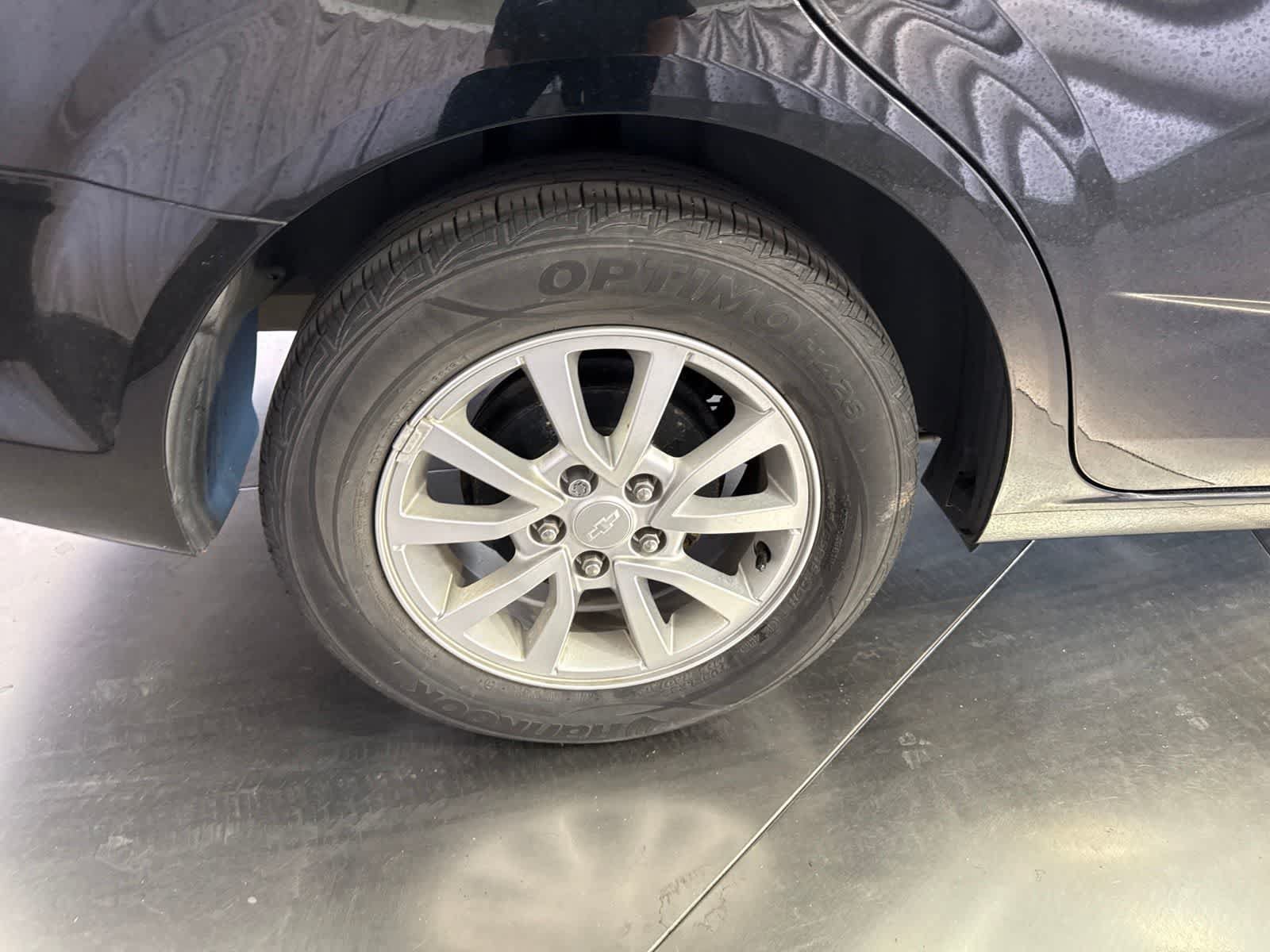 Used 2019 Chevrolet Sonic LT FWD image 17