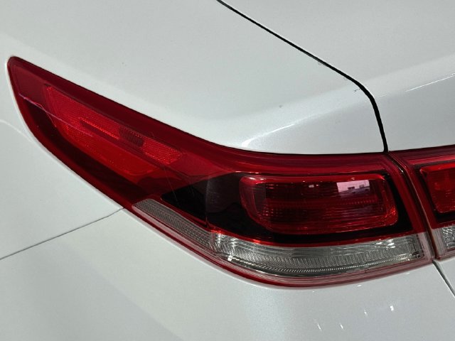 Used 2018 Kia Optima LX w/ 17" Alloy Wheels Package FWD image 32