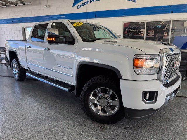 Used 2017 GMC Sierra 3500 Denali w/ Duramax Plus Package AWD/4WD image 2
