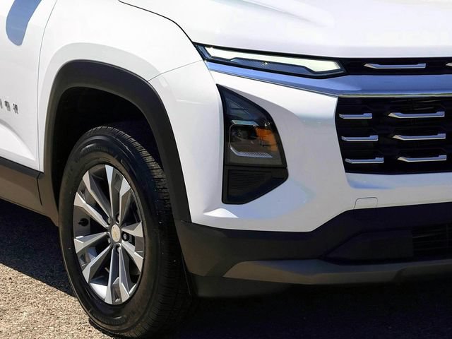 Used 2026 Chevrolet Equinox LT FWD image 8