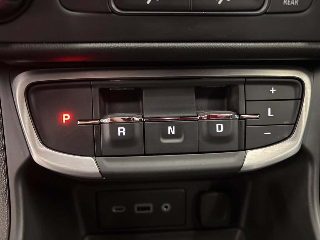 Used 2024 GMC Terrain SLE AWD/4WD image 23