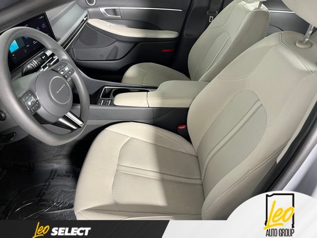 Used 2025 Hyundai Sonata SEL FWD image 13
