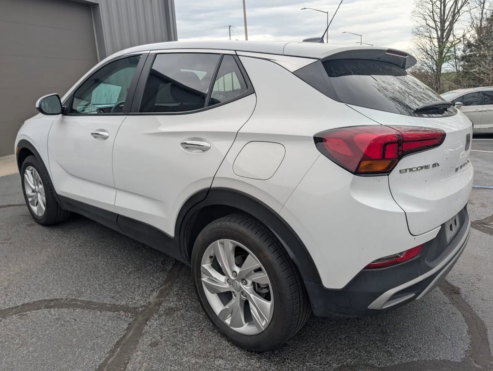 Used 2025 Buick Encore GX Preferred image 2