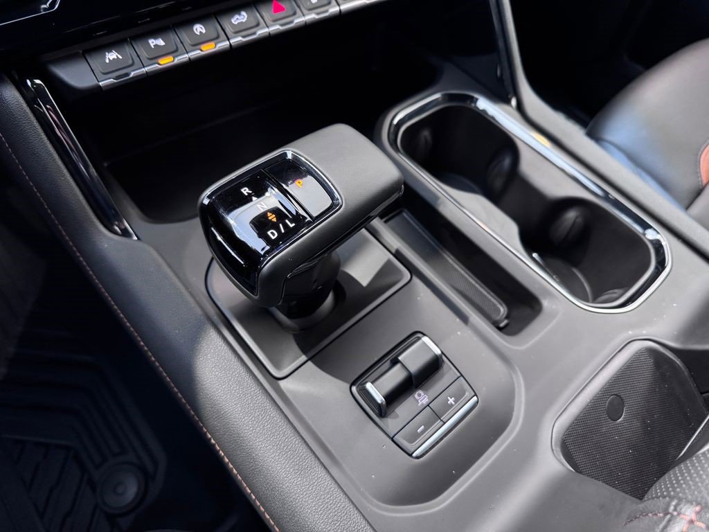 Certified 2025 GMC Sierra 1500 AT4 w/ Technology Package AWD/4WD image 19