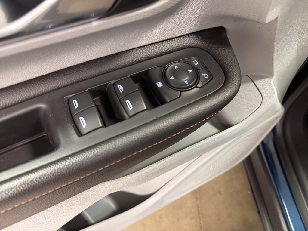 Used 2020 GMC Terrain SLE w/ Driver Convenience Package FWD image 21