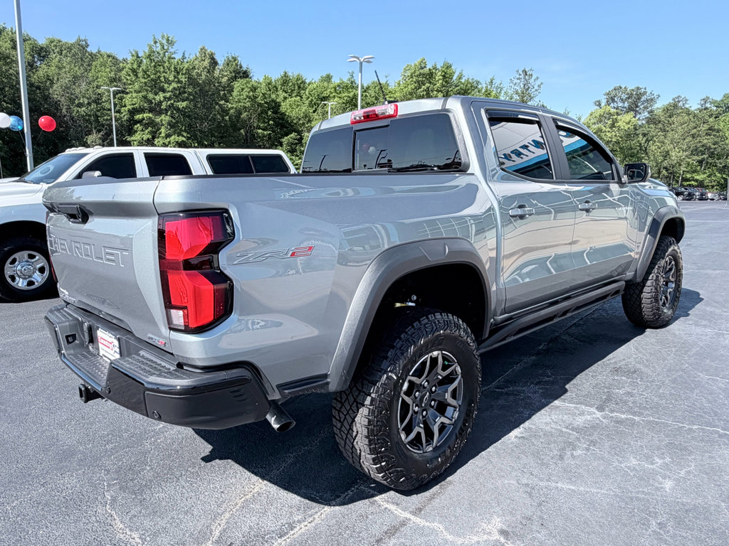 Used 2025 Chevrolet Colorado ZR2 w/ Technology Package AWD/4WD image 6