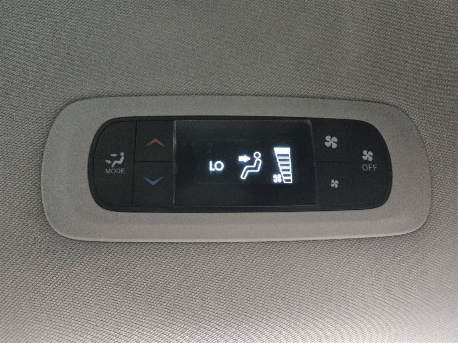 Used 2019 Chrysler Pacifica L FWD image 42