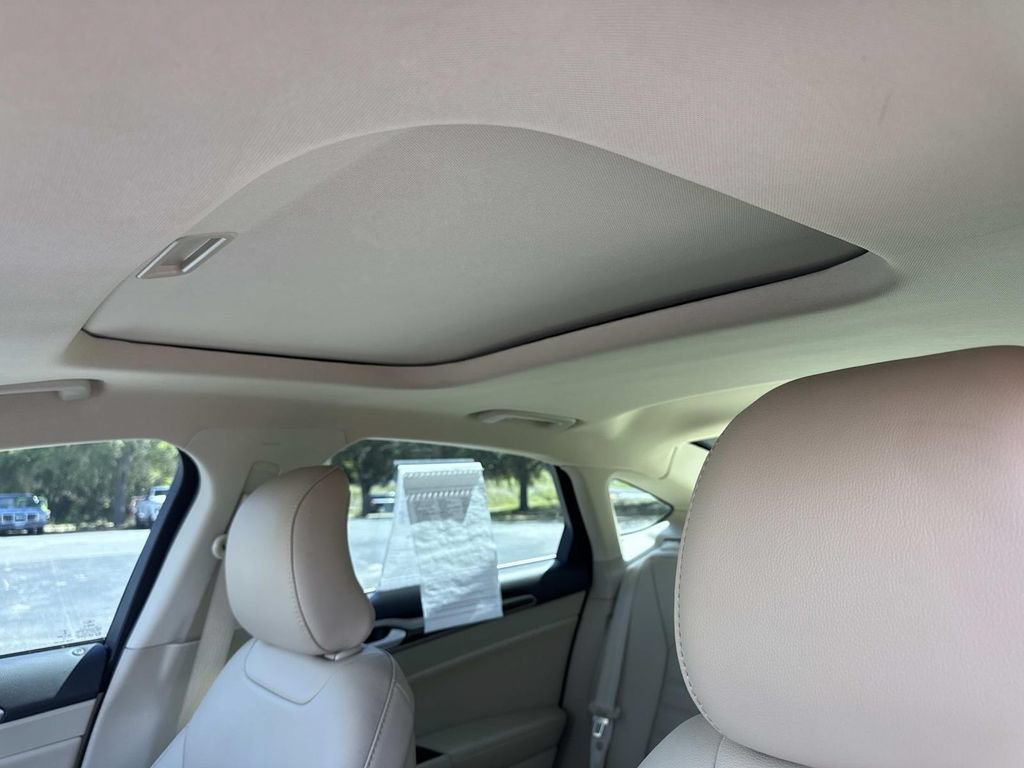 Used 2015 Ford Fusion SE w/ Equipment Group 202A FWD image 32