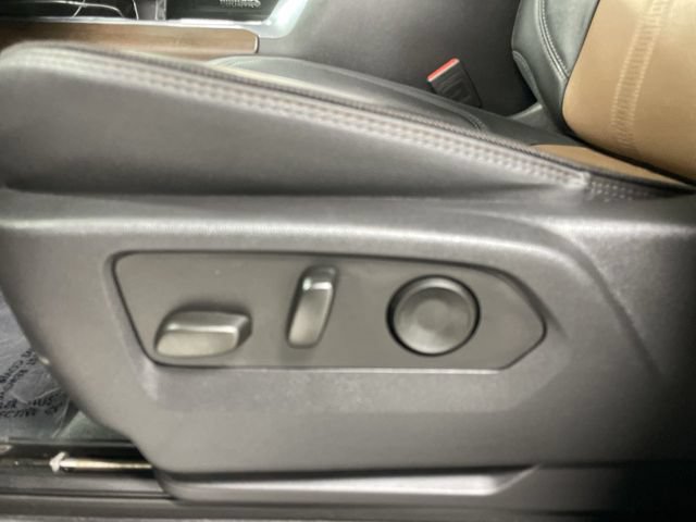 Used 2023 Chevrolet Silverado 1500 High Country w/ Technology Package AWD/4WD image 12